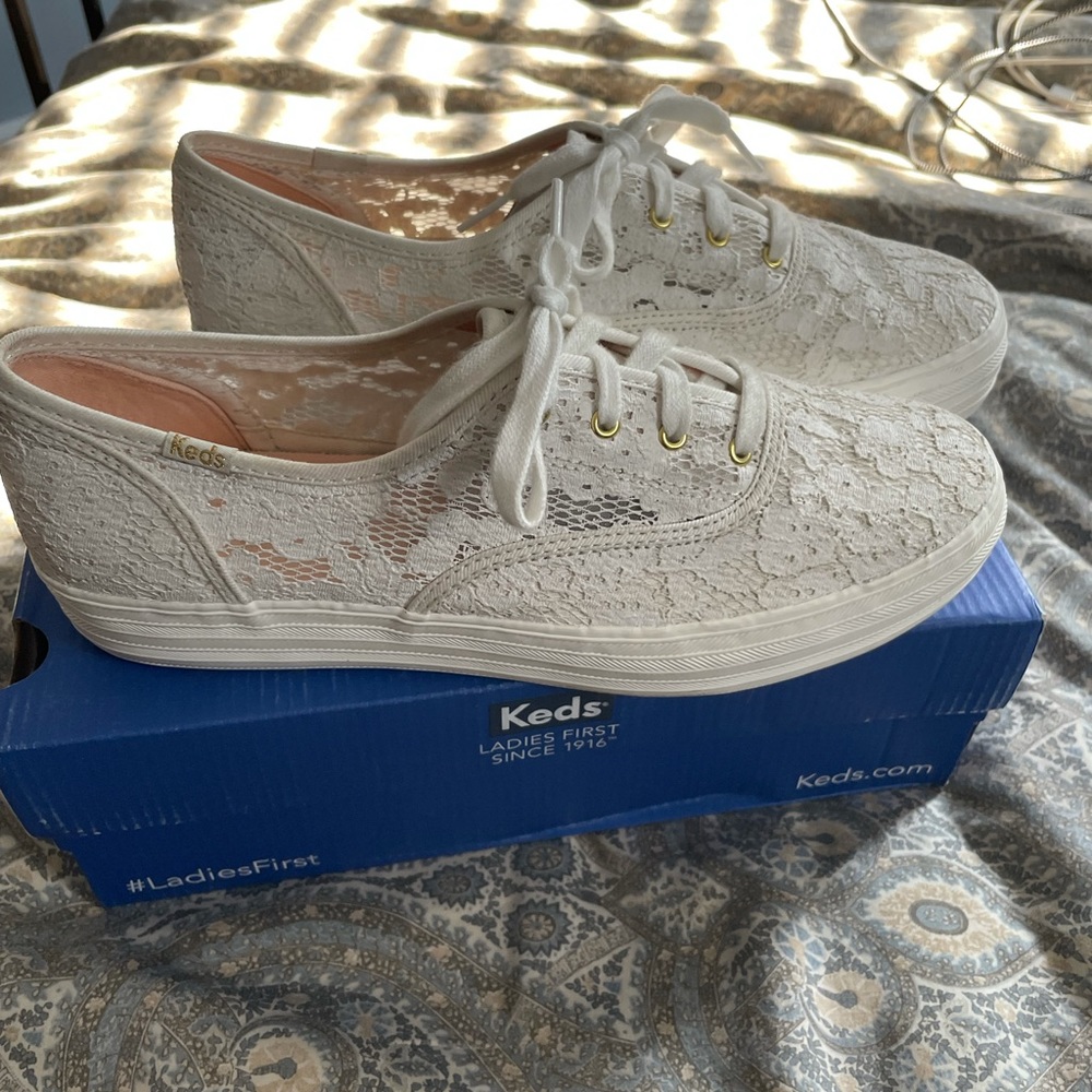 COPY - Keds Platform Eyelet Sneakers